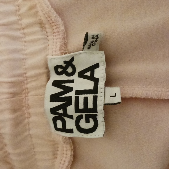 PAM & GELA - Picture 4 of 5